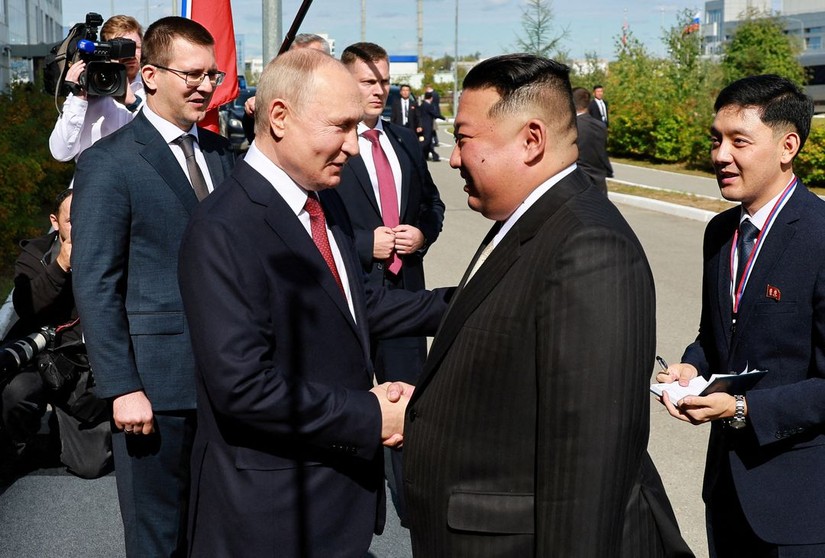 Ông Putin và ông Kim Jong Un gặp mặt tại sân bay vũ trụ Nga
